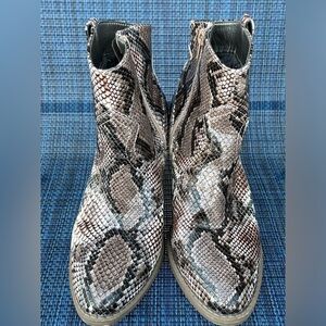 Cowgirl Booties in Snake Print W8
